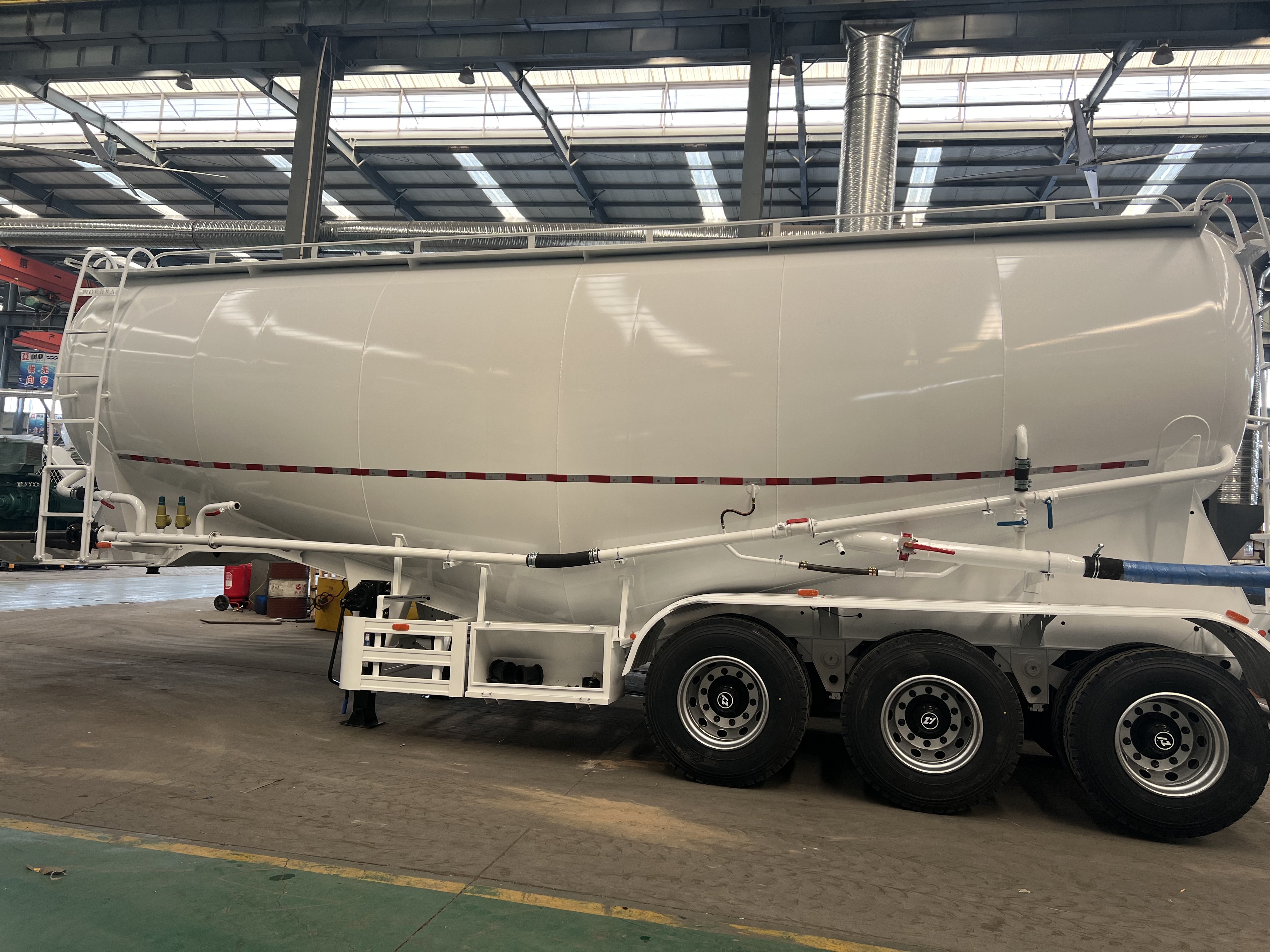 Derun Cement Tanker Trucks Dikirim ke Zambia, Meningkatkan Infrastruktur Transportasi Lokal