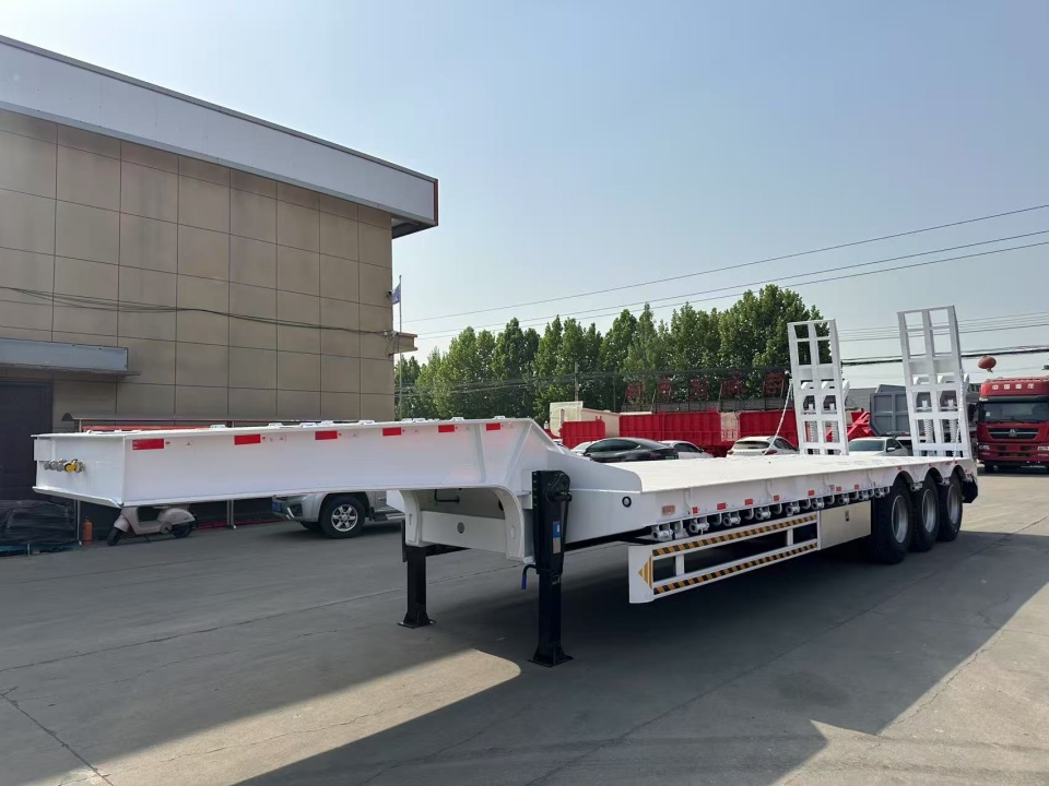Derun Vehicle berhasil memberikan 5 trailer semi lowbed ke Senegal
