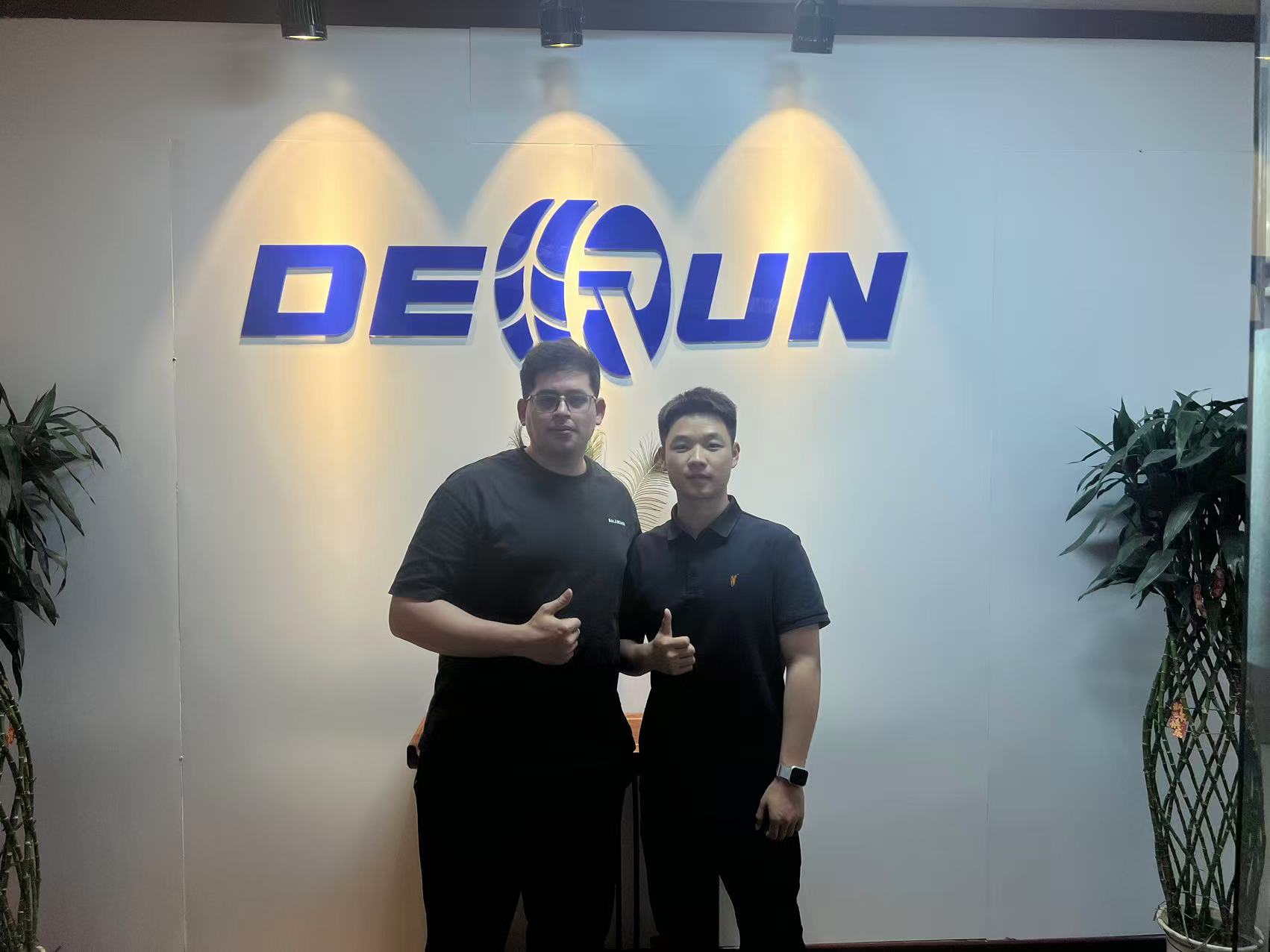Pelanggan Yaman datang mengunjungi perusahaan kami akhir pekan lalu