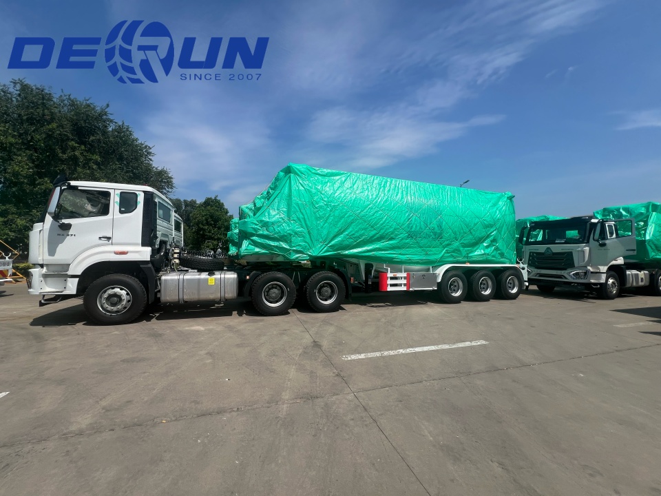 Tri-tri-gawang semi trailer siap untuk pergi ke UEA