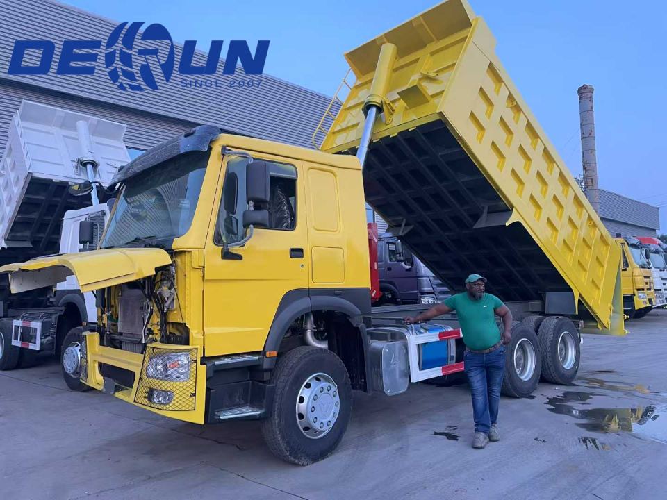 Pelanggan Gabon datang untuk mengunjungi pabrik Sinotruk
