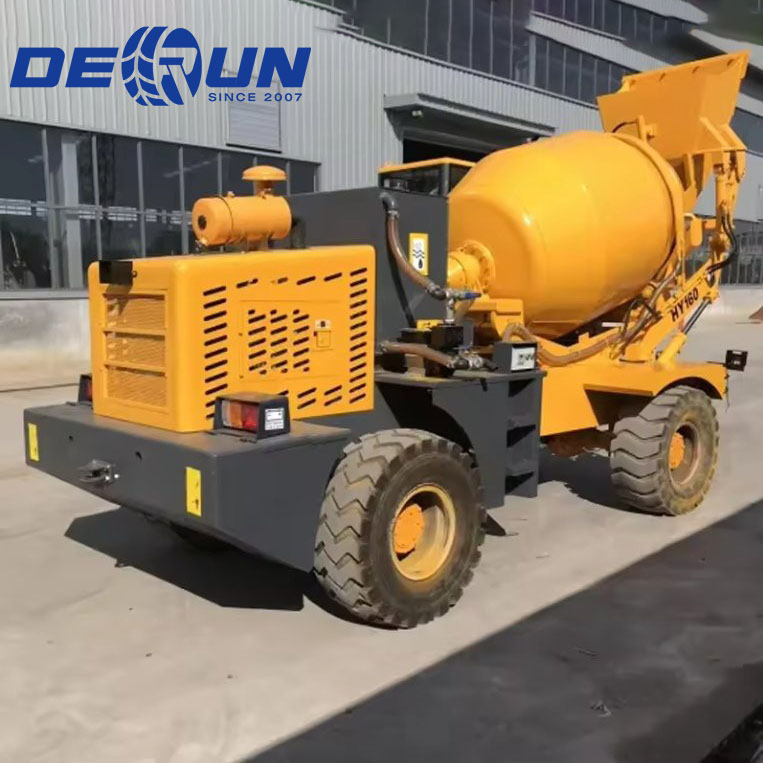 Luzun 3cbm Truk Ringan Pengaduk Beton Pemuatan Mandiri dengan Drum Putar